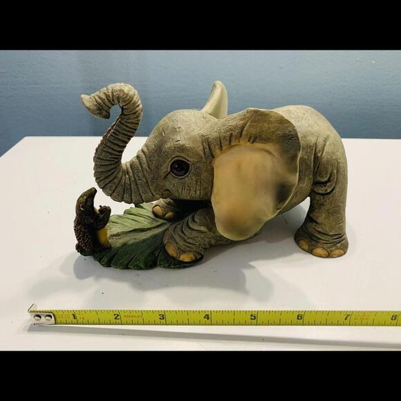 Tuskers Baby Elephant playing with Friend Figurine Sloth Large Ears Vintage - Picture 6 of 11